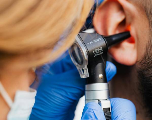 otitis externa. Dr. Mariano Castillo – Otorrinolaringólogo